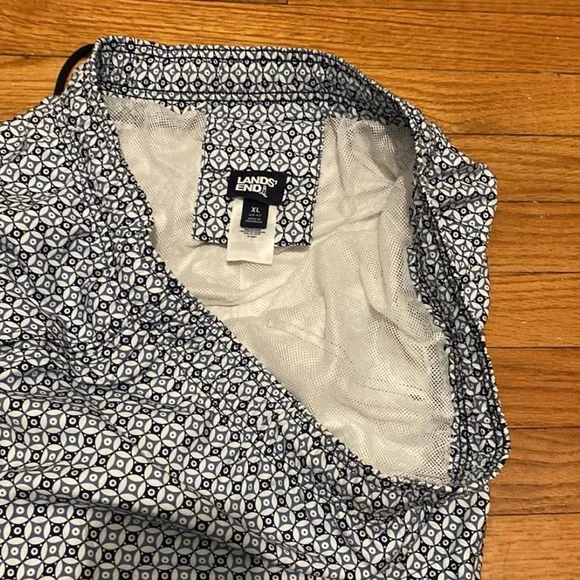 NWOT Lands End Men's Blacand White Swim Shorts - Picture 5 of 7